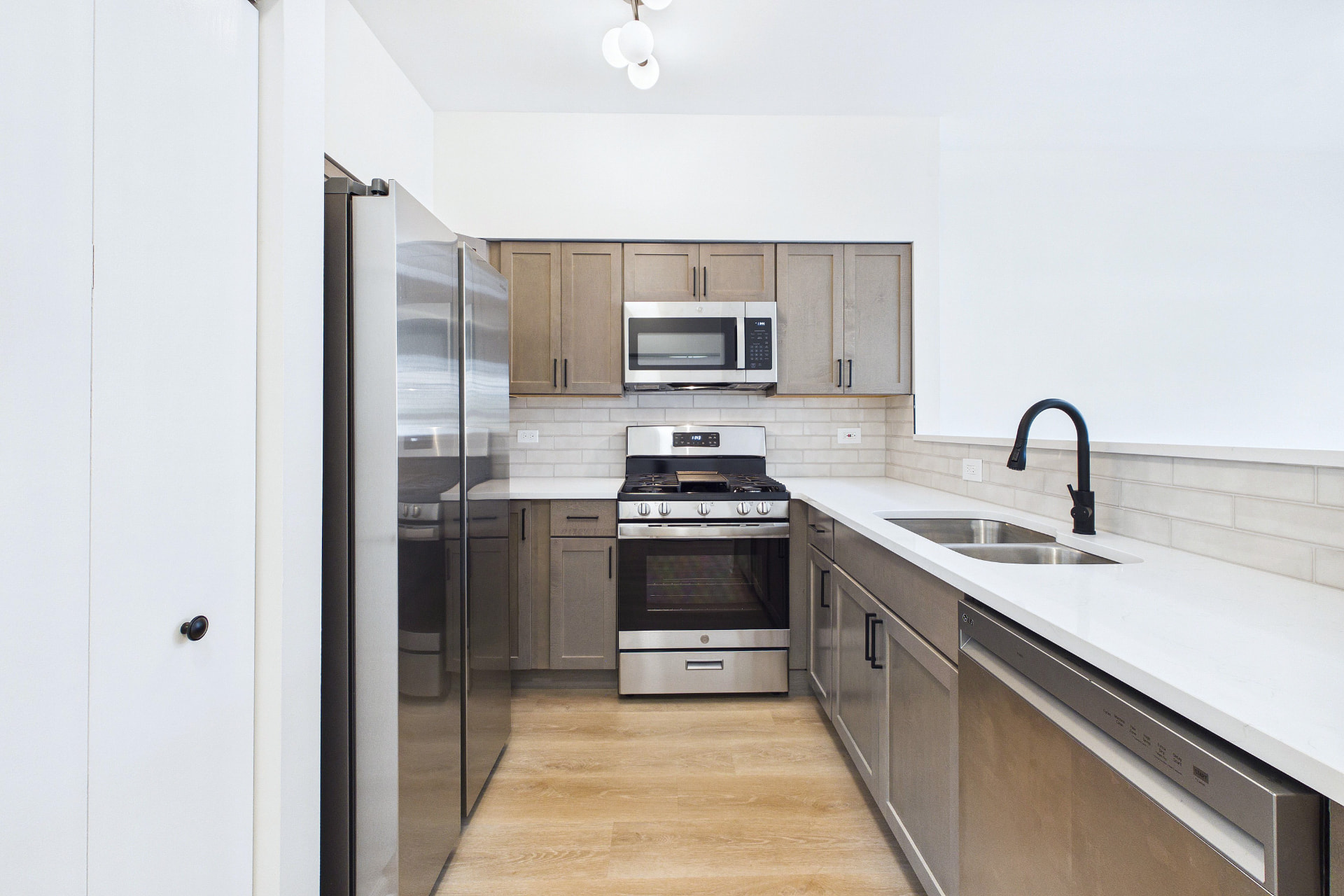 Charlotte after photo: Kitchen & appliances