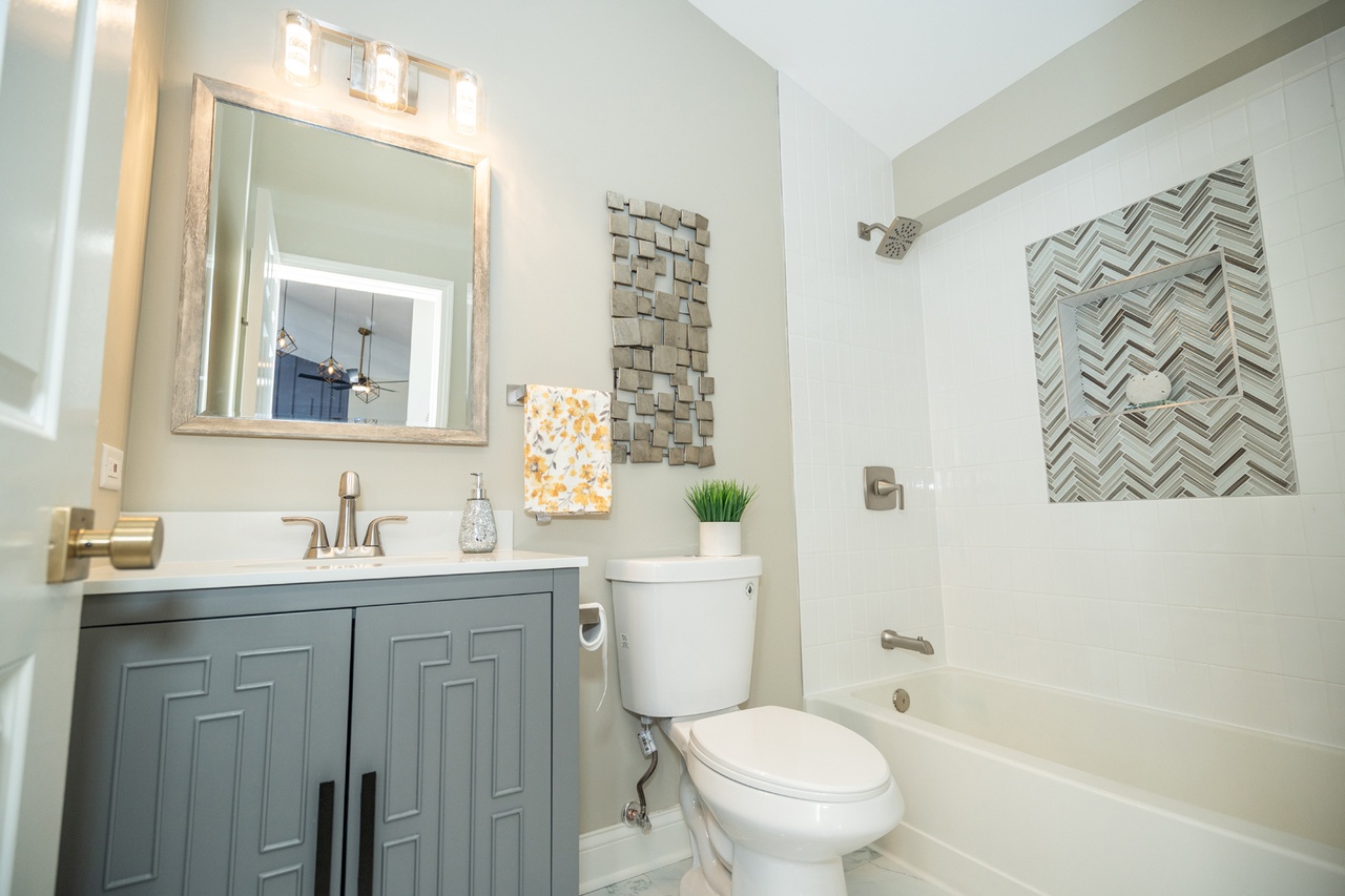 Rutland after photo: Full bath with vanity